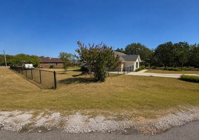 Photo 20 of Single family home for sale at 5546 Mesa Loop, Granbury, TX 76048 | MLS# 21375281 | Listing updated on 2026-10-07