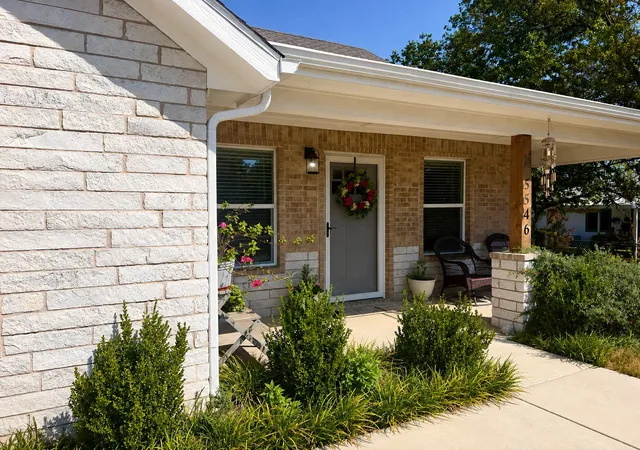 Photo 2 of Single family home for sale at 5546 Mesa Loop, Granbury, TX 76048 | MLS# 21375281 | Listing updated on 2026-09-01