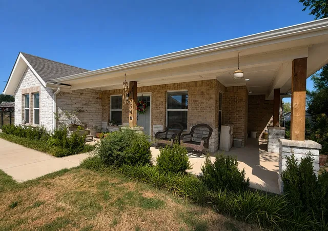 Photo 3 of Single family home for sale at 5546 Mesa Loop, Granbury, TX 76048 | MLS# 21375281 | Listing updated on 2026-09-01