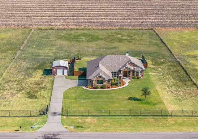 Photo 3 of Single family home for sale at 3740 County Rd 2156, Caddo Mills, TX 75135 | MLS# 21373112 | Listing updated on 2026-10-02