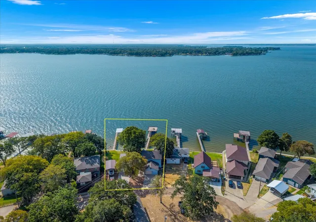 Photo 1 of Single family home for sale at 230 Palisade Loop, Mabank, TX 75156 | MLS# 21374229 | Listing updated on 2026-10-07