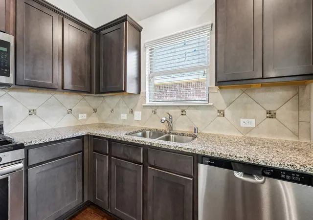 Photo 4 of Single family home for sale at 3204 Brazos Dr, Little Elm, TX 75068 | MLS# 21374416 | Listing updated on 2026-09-26