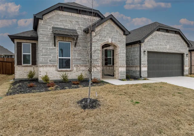 Photo 1 of Sale Pending at 212 Colvin Ln, Justin, TX 76247 | MLS# 21375622 | Listing updated on 2026-10-02