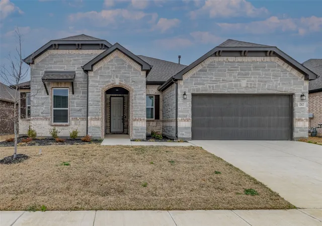 Photo 3 of Sale Pending at 212 Colvin Ln, Justin, TX 76247 | MLS# 21375622 | Listing updated on 2026-10-02