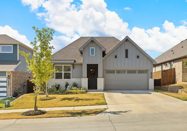 Photo 1 of Single family home for sale at 1501 Razorbill Rd, Denton, TX 76205 | MLS# 21375086 | Listing updated on 2026-09-05