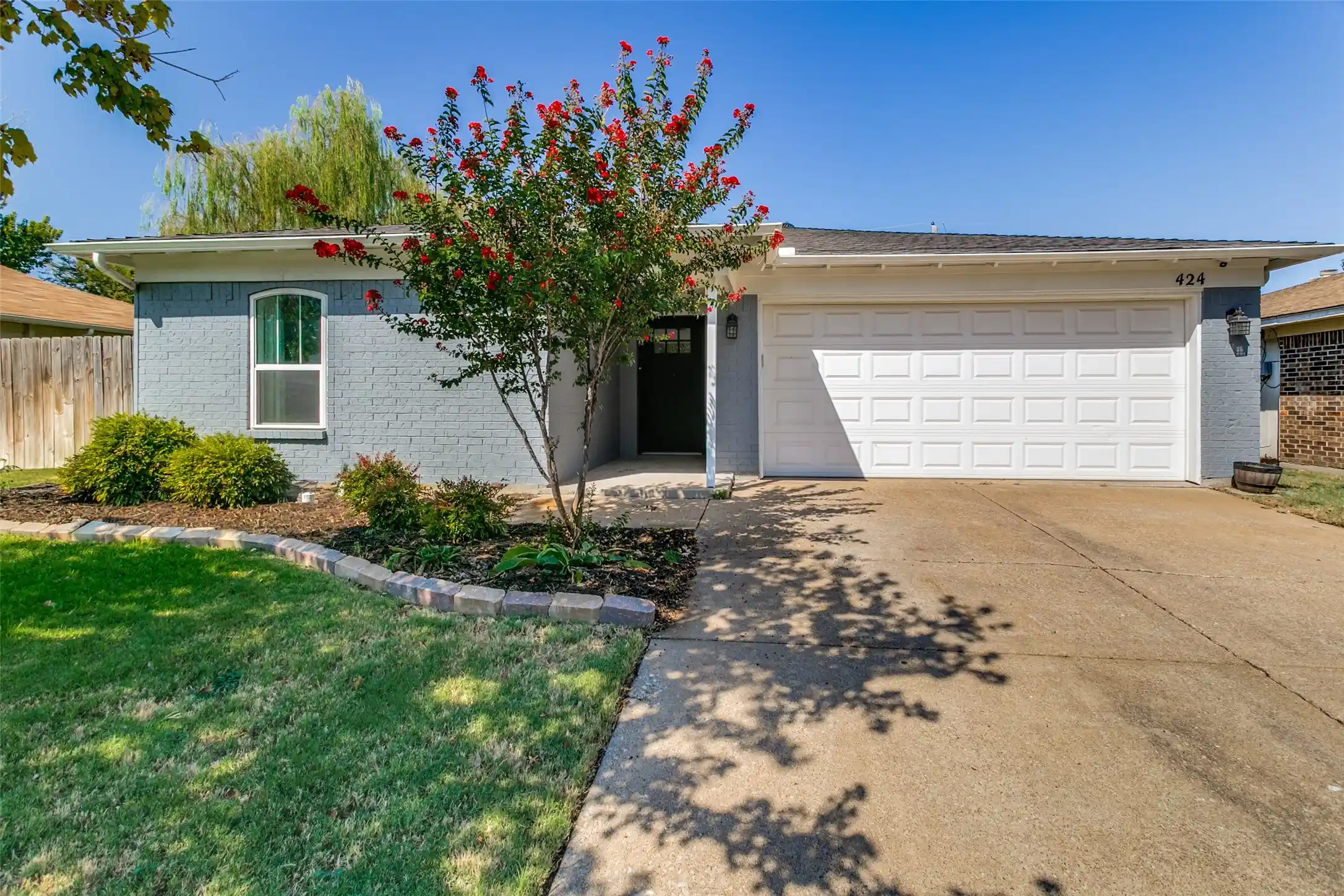 Photo 1 of Sale Pending at 424 Allencrest Dr, Fort Worth, TX 76108 | MLS# 21375580 | Listing updated on 2026-10-15