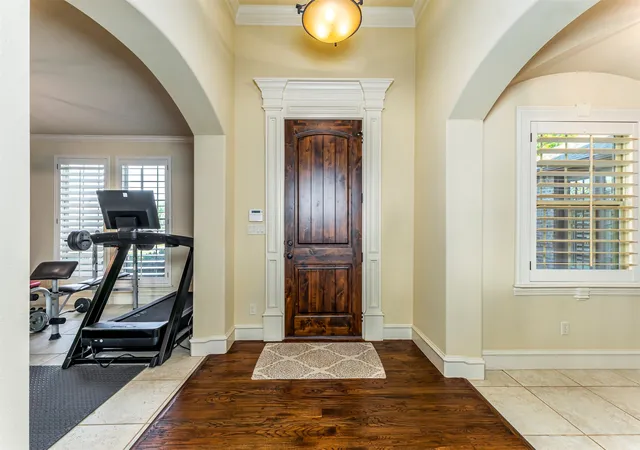 Photo 3 of Single family home for sale at 321 Bear Country Dr, Aledo, TX 76008 | MLS# 21374485 | Listing updated on 2026-10-06