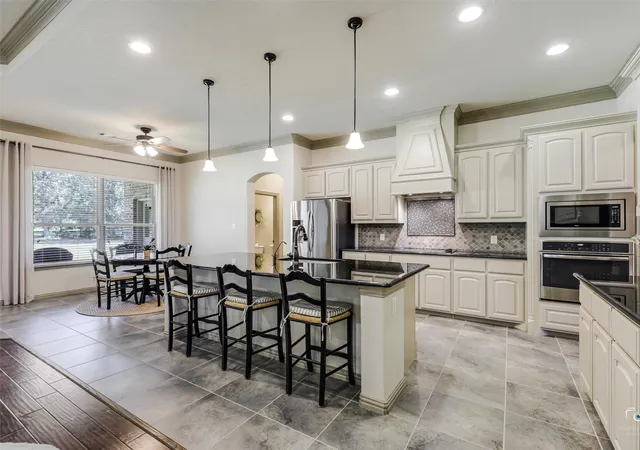 Photo 3 of Single family home for sale at 101 Sandlin Ct, Springtown, TX 76082 | MLS# 21374838 | Listing updated on 2026-10-01