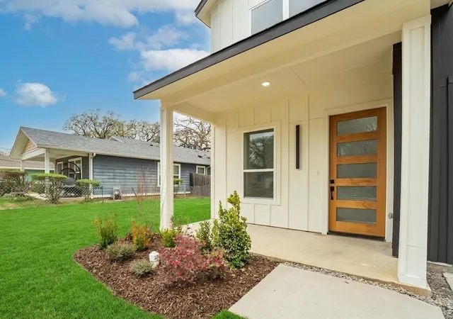 Photo 3 of Single family home for sale at 4715 Nome St, Dallas, TX 75216 | MLS# 21372626 | Listing updated on 2026-09-02