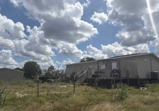 Photo 3 of Manufactured home for sale at 351 Private Rd 1505, No City, TX 78003 | MLS# 21375649 | Listing updated on 2026-09-23