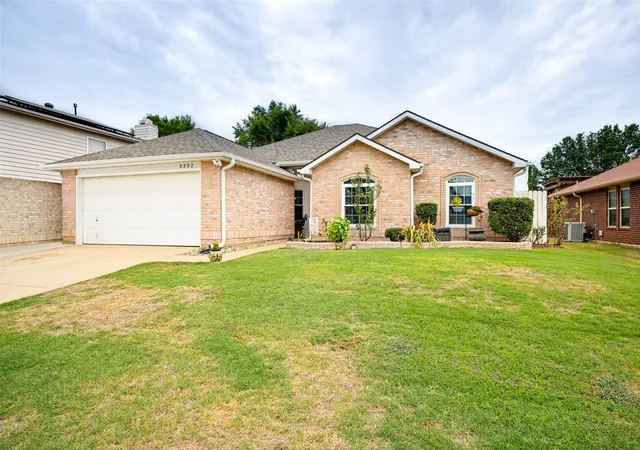 Photo 1 of Sale Pending at 3302 Cliff Oaks Dr, Corinth, TX 76210 | MLS# 21375598 | Listing updated on 2026-10-08