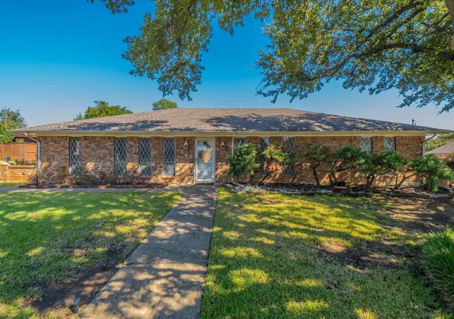 Single family home for sale at 141 Villa Park Dr, Lewisville, TX 75077 | MLS# 21375658