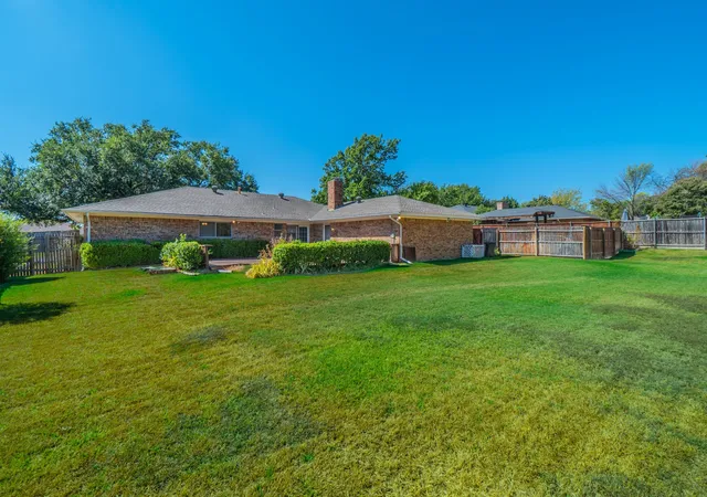 Photo 3 of Single family home for sale at 141 Villa Park Dr, Lewisville, TX 75077 | MLS# 21375658 | Listing updated on 2026-10-08