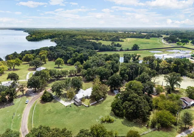 Photo 2 of Single family home for sale at 5910 County Rd 3515, Quinlan, TX 75474 | MLS# 21375664 | Listing updated on 2026-09-02