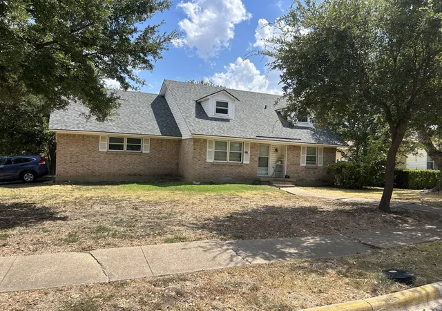 Photo 2 of Sale Pending at 2202 Candleberry Dr, Mesquite, TX 75149 | MLS# 21373542 | Listing updated on 2026-09-22