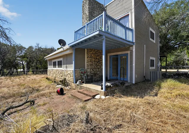Photo 3 of Single family home for sale at 124 County Rd 1621, Clifton, TX 76634 | MLS# 21375630 | Listing updated on 2026-09-23