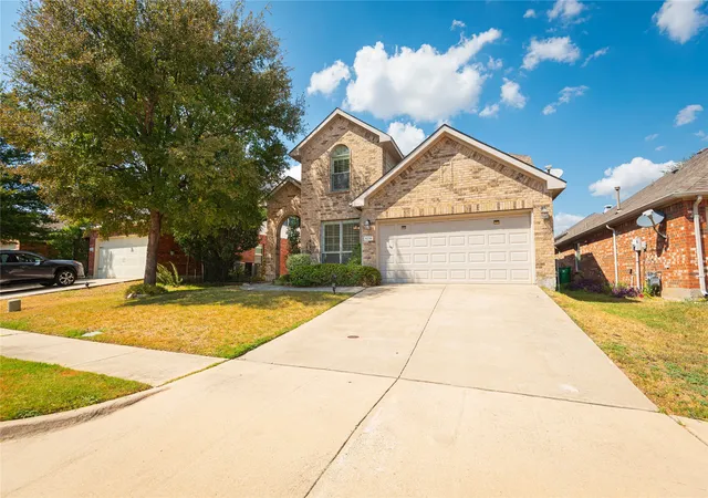 Photo 3 of Single family home for sale at 8216 Livingston Ln, Mc Kinney, TX 75072 | MLS# 21375537 | Listing updated on 2026-10-08