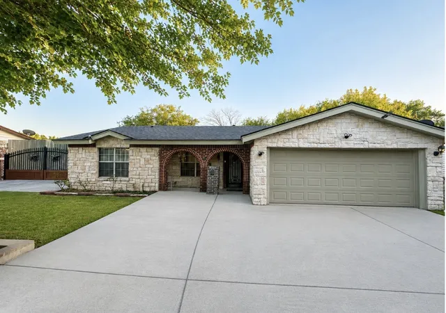 Photo 1 of Single family home for sale at 4408 Hunter St, Haltom City, TX 76117 | MLS# 21375735 | Listing updated on 2026-09-22