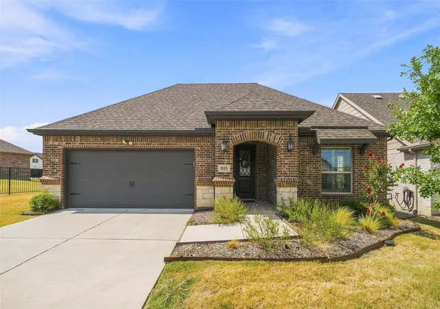 Photo 1 of Single family home for sale at 815 Rio Vista Ln, Rockwall, TX 75087 | MLS# 21375204 | Listing updated on 2026-09-02