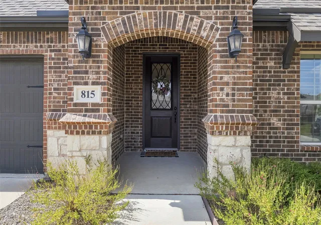 Photo 3 of Single family home for sale at 815 Rio Vista Ln, Rockwall, TX 75087 | MLS# 21375204 | Listing updated on 2026-09-02