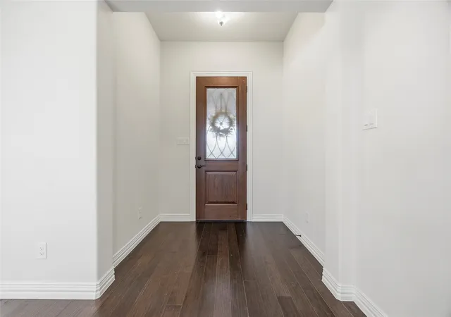 Photo 4 of Single family home for sale at 815 Rio Vista Ln, Rockwall, TX 75087 | MLS# 21375204 | Listing updated on 2026-09-02