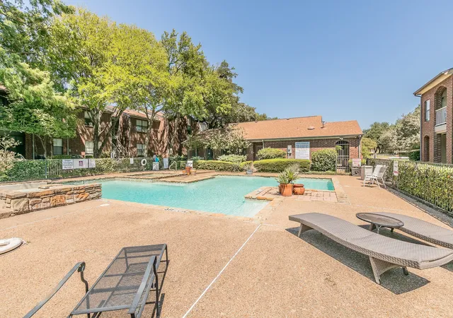 Photo 2 of Condo for sale at 3212 Donnelly Cir #501, Fort Worth, TX 76107 | MLS# 21374702 | Listing updated on 2026-10-07