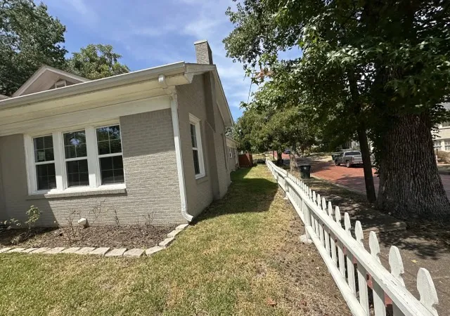 Photo 3 of Single family home for sale at 1103 S Broadway Ave, Tyler, TX 75701 | MLS# 21375785 | Listing updated on 2026-10-08