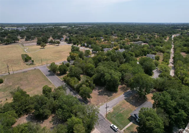 Photo 2 of Land for sale at 2600 S 10th Street, Waco, TX 76706 | MLS# 21375807 | Listing updated on 2026-09-16