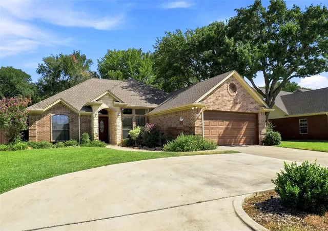 Photo 1 of Single family home for sale at 2105 Fair Oaks Dr, Bridgeport, TX 76426 | MLS# 21375012 | Listing updated on 2026-09-29