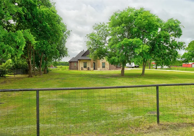 Photo 3 of Single family home for sale at 20392 County Rd 637, Nevada, TX 75173 | MLS# 21375832 | Listing updated on 2026-10-08
