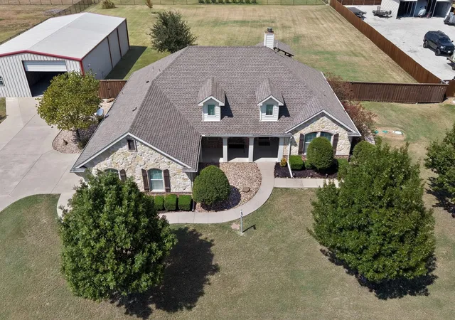 Photo 1 of Single family home for sale at 320 Brooks Dr, Nevada, TX 75173 | MLS# 21372234 | Listing updated on 2026-10-07