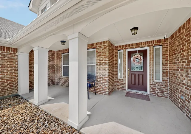 Photo 3 of Single family home for sale at 320 Brooks Dr, Nevada, TX 75173 | MLS# 21372234 | Listing updated on 2026-10-07