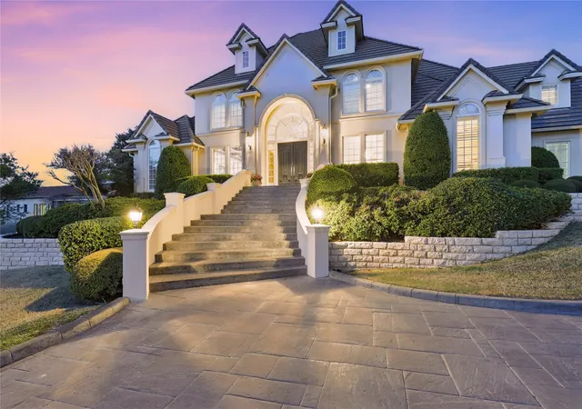 Photo 3 of Mansion for sale at 6800 Oak Hl Dr, Fort Worth, TX 76132 | MLS# 21375618 | Listing updated on 2026-09-03