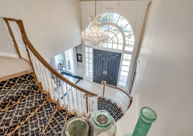 Photo 4 of Single family home for sale at 6800 Oak Hl Dr, Fort Worth, TX 76132 | MLS# 21375618 | Listing updated on 2026-09-03
