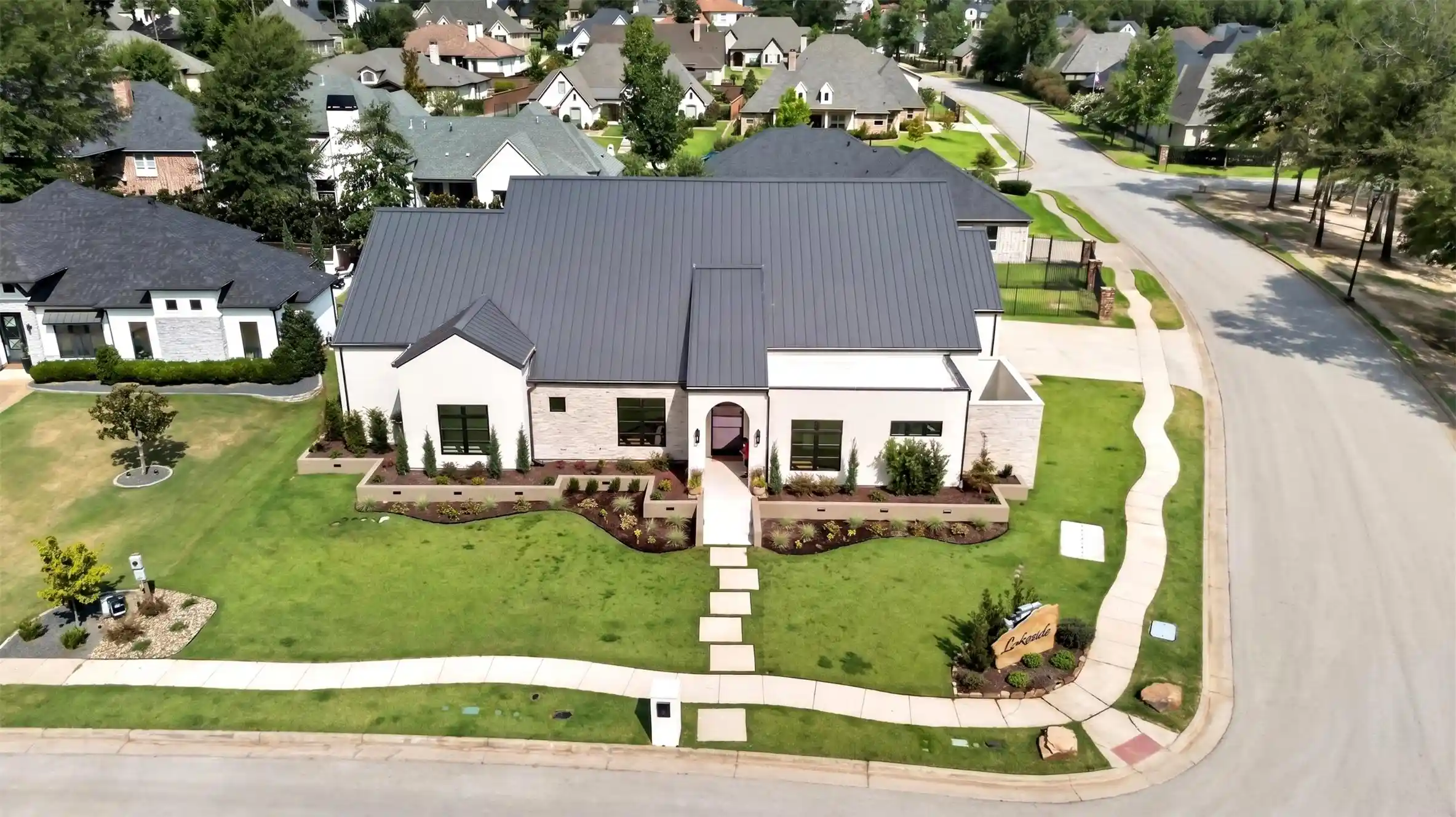 Single family home for sale at 7607 Lakeside Ln, Tyler, TX 75703 | MLS# 21375877