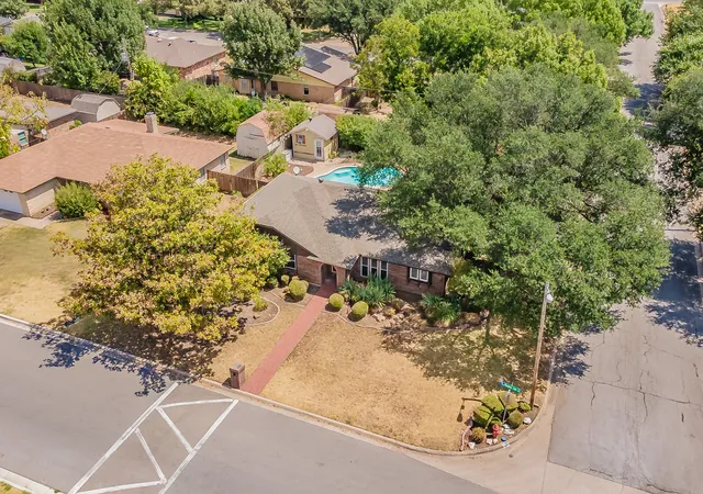 Photo 1 of Single family home for sale at 5500 Meadow Oak St, North Richland Hills, TX 76180 | MLS# 21373621 | Listing updated on 2026-10-04