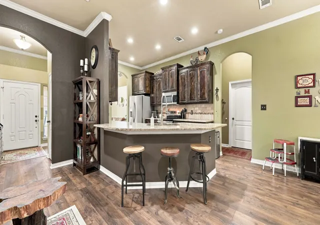 Photo 3 of Single family home for sale at 197 Savannah Dr, Weatherford, TX 76087 | MLS# 21368142 | Listing updated on 2026-10-06