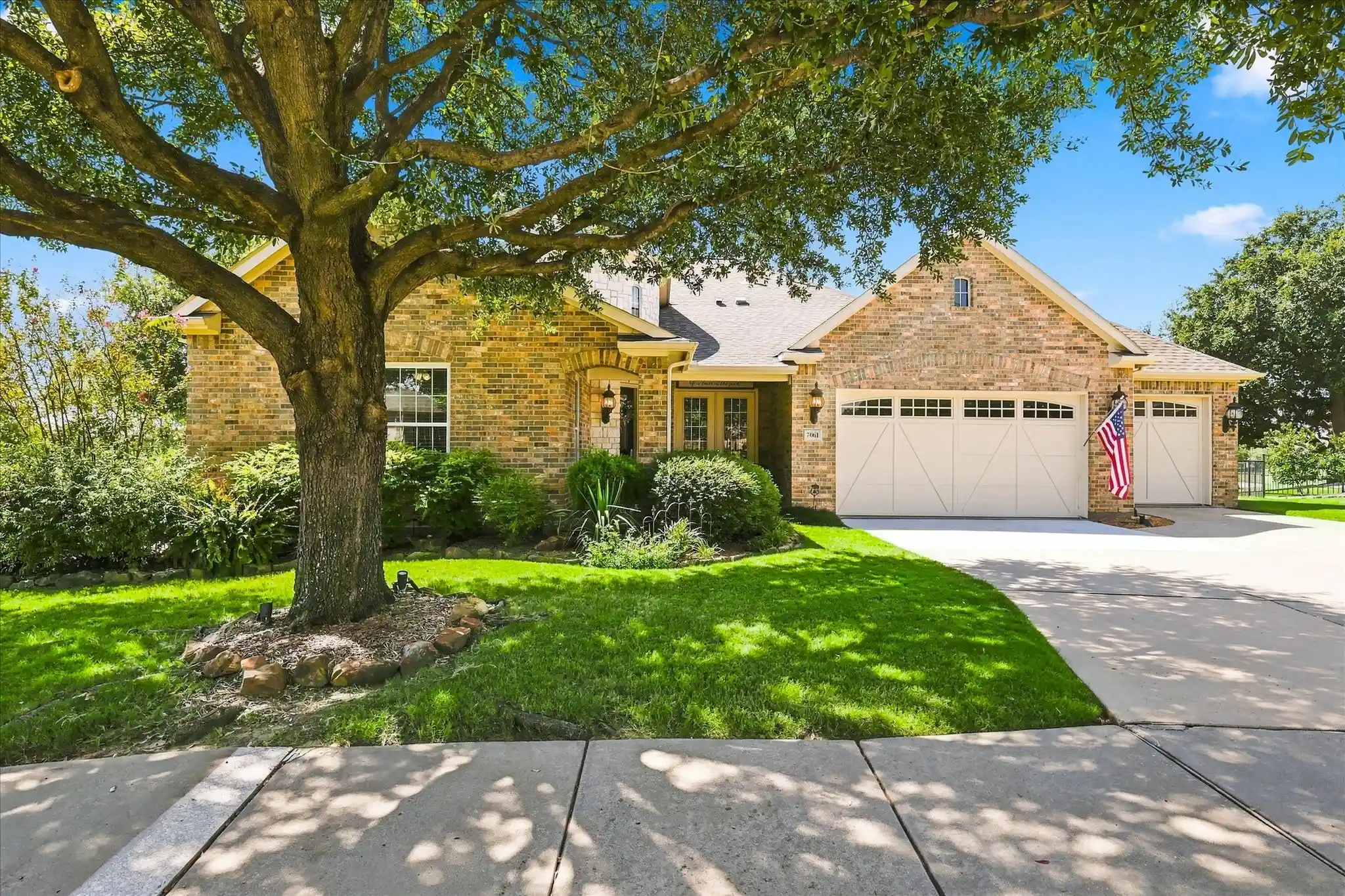 Photo 1 of Single family home for sale at 7061 Bay Hl Dr, Frisco, TX 75036 | MLS# 21368671 | Listing updated on 2026-10-21