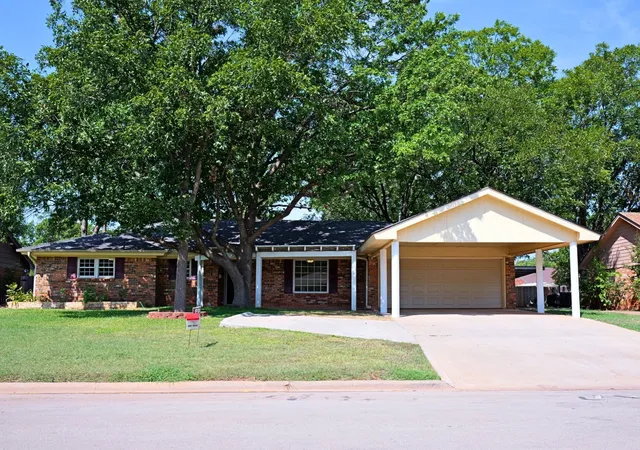 Photo 1 of Single family home for sale at 2234 Brentwood Dr, Abilene, TX 79605 | MLS# 21373633 | Listing updated on 2026-10-04