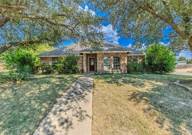 Photo 1 of Single family home for sale at 10505 Oak Crk Dr, Greenville, TX 75402 | MLS# 21367149 | Listing updated on 2026-09-29