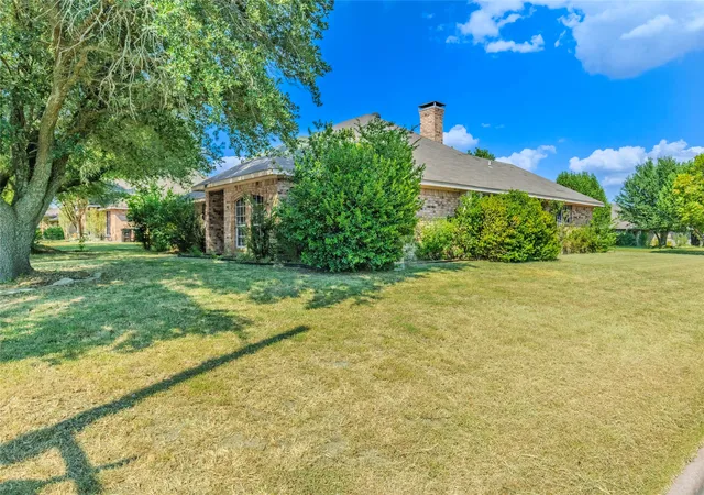 Photo 2 of Single family home for sale at 10505 Oak Crk Dr, Greenville, TX 75402 | MLS# 21367149 | Listing updated on 2026-09-29