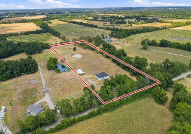 Photo 1 of Single family home for sale at 1350 County Rd 4040, Ector, TX 75439 | MLS# 21372190 | Listing updated on 2026-10-03
