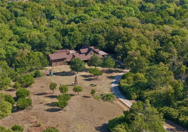 Photo 1 of Single family home for sale at 539 N Duncanville Rd, Cedar Hill, TX 75104 | MLS# 21376089 | Listing updated on 2026-09-03