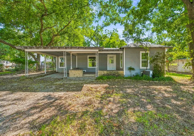 Photo 1 of Single family home for sale at 207 Morgan Ml Rd, Stephenville, TX 76401 | MLS# 21374990 | Listing updated on 2026-09-03