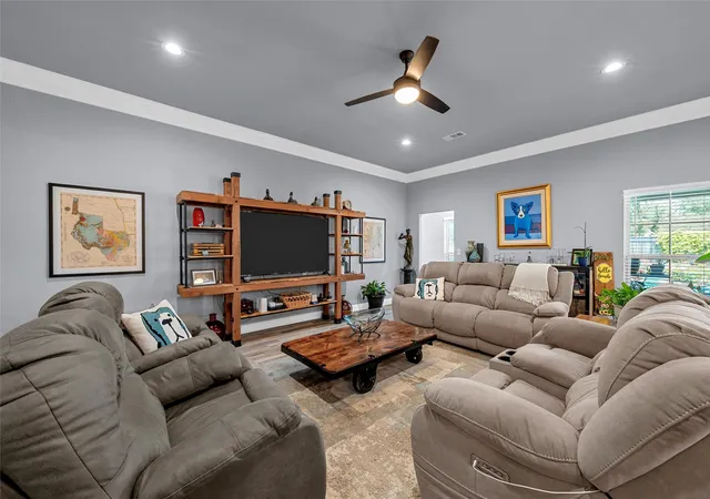 Photo 4 of Single family home for sale at 804 Gallant Fox, Hewitt, TX 76643 | MLS# 21375798 | Listing updated on 2026-09-04