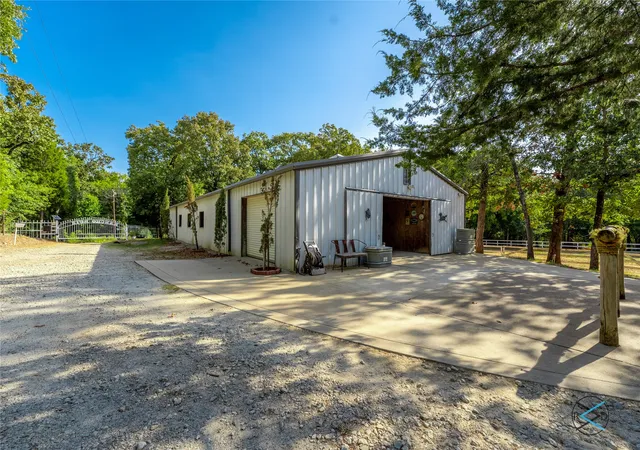 Photo 3 of Manufactured home for sale at 6060 Pinnacle Clb Dr, Mabank, TX 75156 | MLS# 21375966 | Listing updated on 2026-09-03