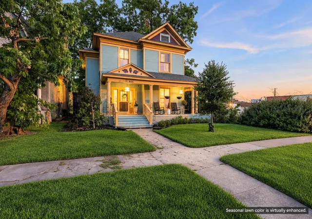 Photo 1 of Single family home for sale at 605 W Chestnut St, Denison, TX 75020 | MLS# 21375636 | Listing updated on 2026-09-27