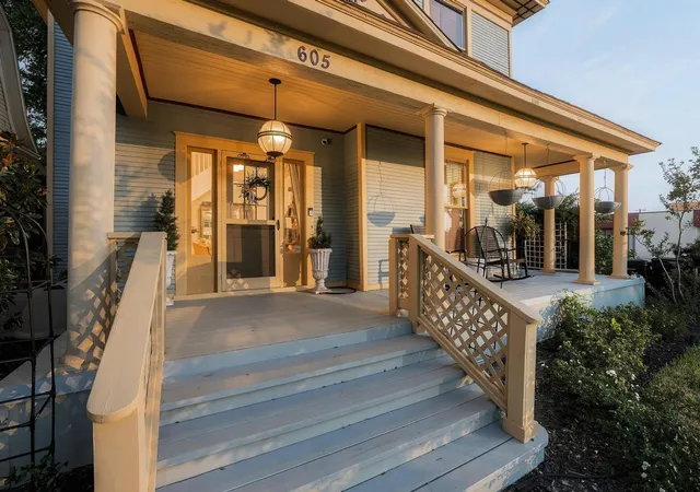 Photo 2 of Single family home for sale at 605 W Chestnut St, Denison, TX 75020 | MLS# 21375636 | Listing updated on 2026-09-27