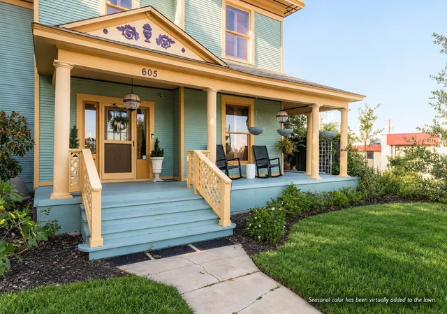 Photo 3 of Single family home for sale at 605 W Chestnut St, Denison, TX 75020 | MLS# 21375636 | Listing updated on 2026-09-27