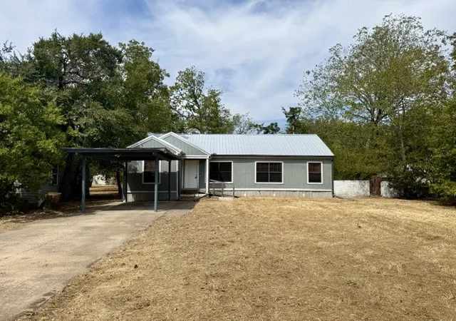 Photo 1 of Single family home for sale at 1119 Commerce Dr, Greenville, TX 75401 | MLS# 21373352 | Listing updated on 2026-10-07